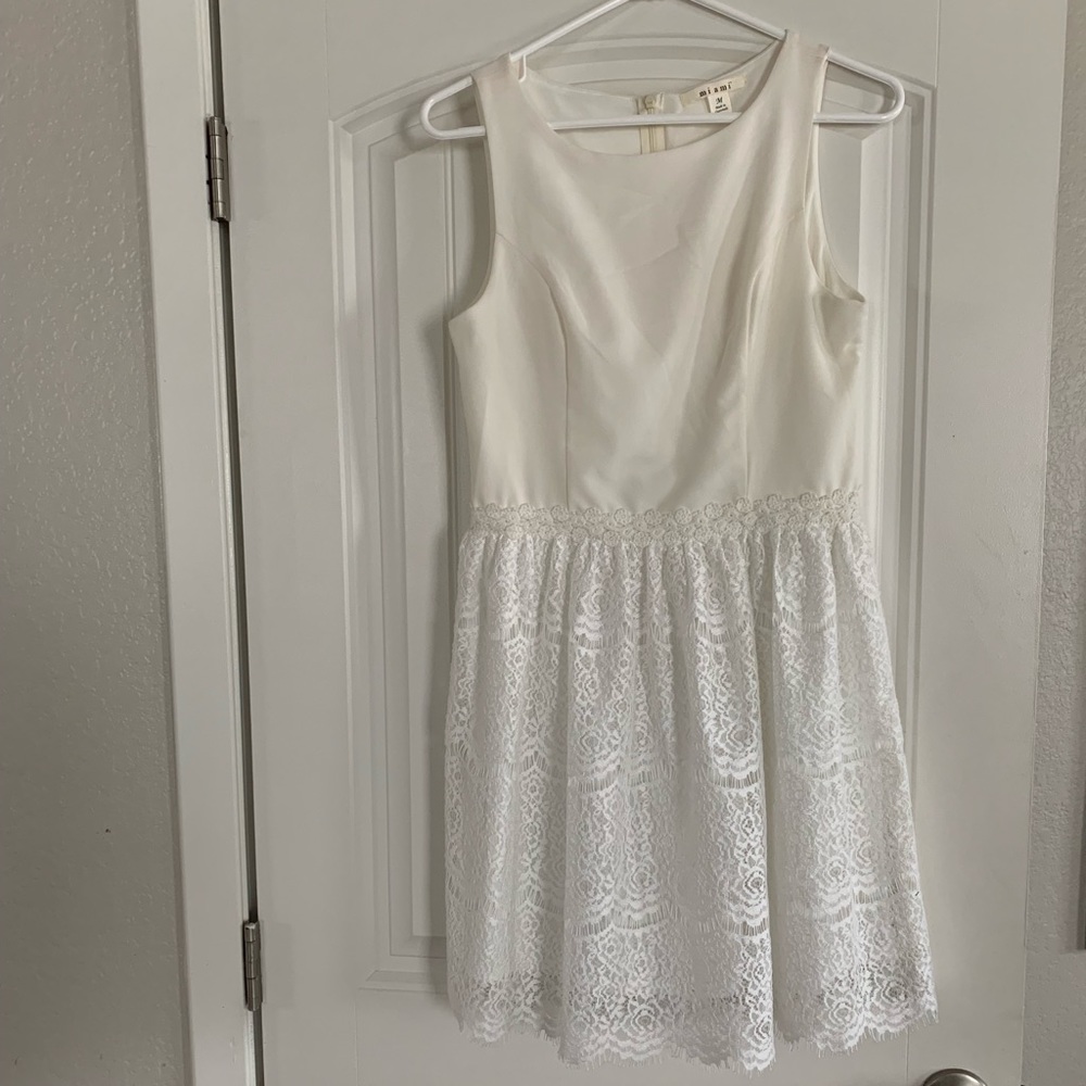 Francesca’s white lace dress size M